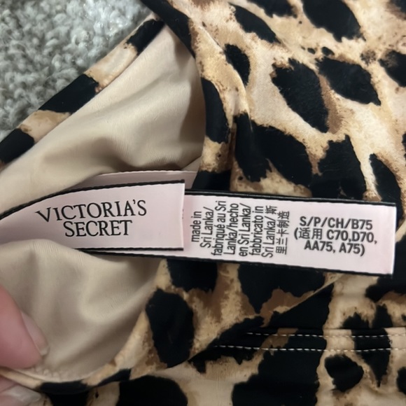 Victoria’s Secret Bralette - Picture 3 of 11